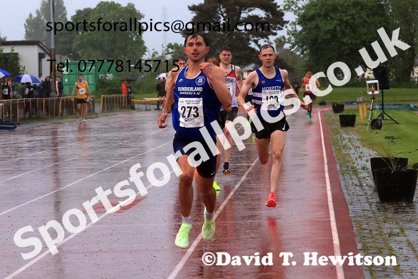The Jimmy Hedley 800 metres on a very wet Wednesday evening, May 29th, NEGP 2, Monkton Stadium.  Photo: David T. Hewitson/Sports for All Pics